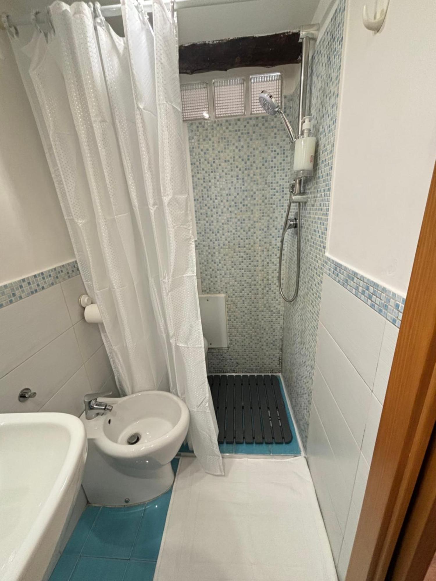Ad Apartment *